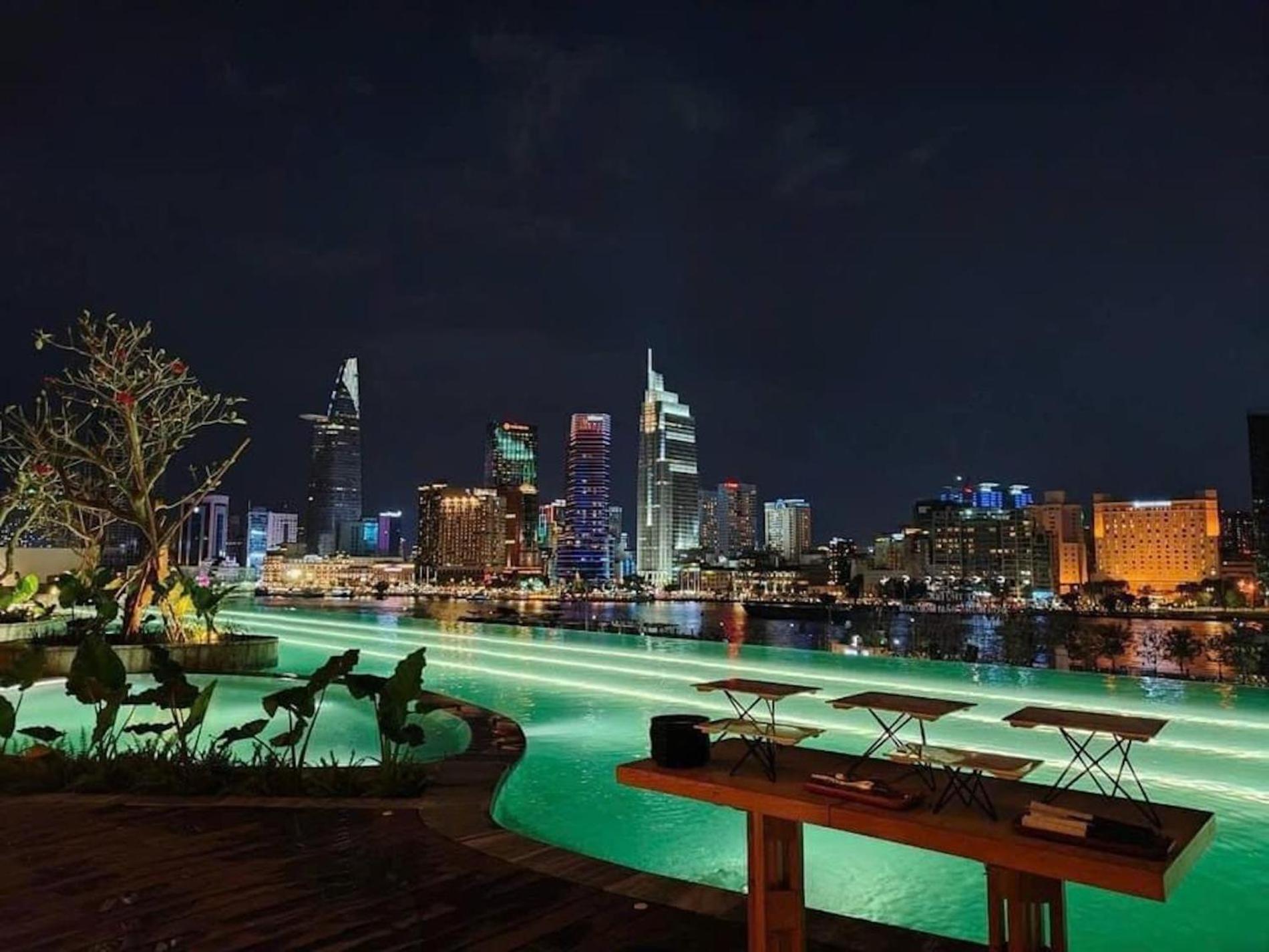 The Opera Apartment Cental Saigon Free Pool-Gym-Sauna Room- Golf Mini Ho Chi Minh City Exterior photo