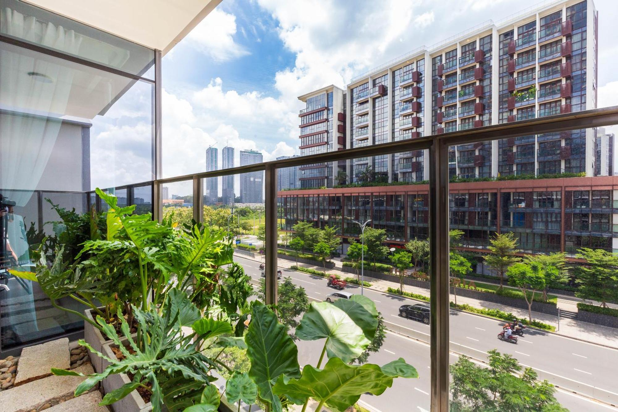 The Opera Apartment Cental Saigon Free Pool-Gym-Sauna Room- Golf Mini Ho Chi Minh City Exterior photo