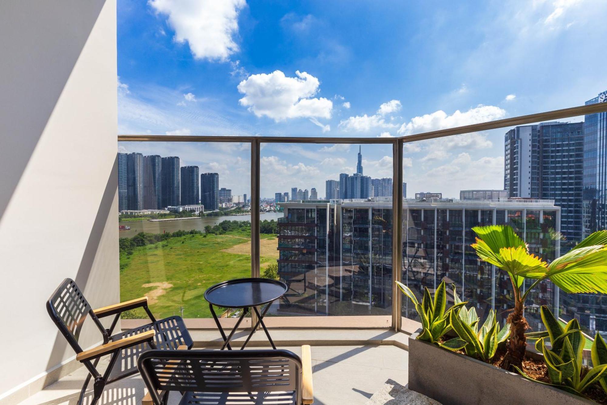 The Opera Apartment Cental Saigon Free Pool-Gym-Sauna Room- Golf Mini Ho Chi Minh City Exterior photo