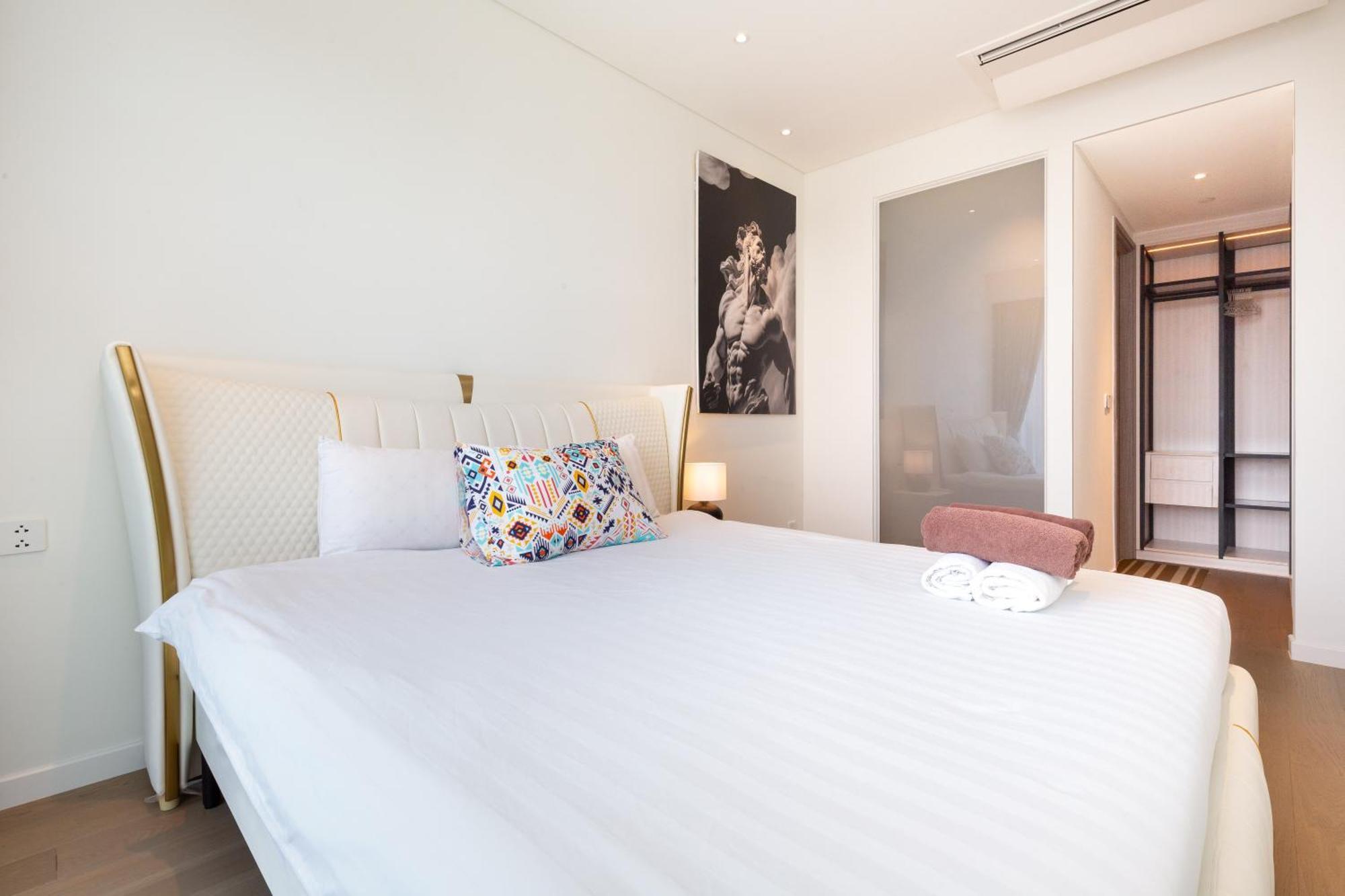 The Opera Apartment Cental Saigon Free Pool-Gym-Sauna Room- Golf Mini Ho Chi Minh City Exterior photo