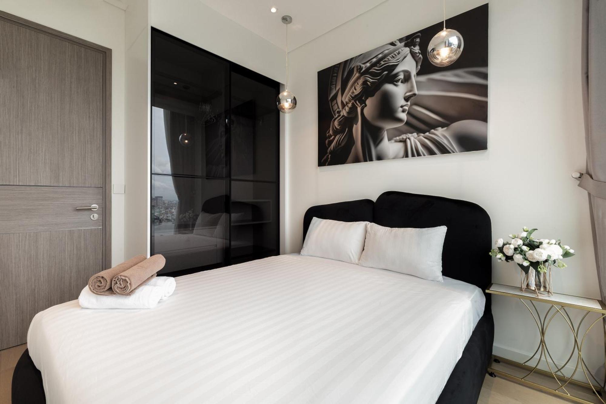 The Opera Apartment Cental Saigon Free Pool-Gym-Sauna Room- Golf Mini Ho Chi Minh City Exterior photo